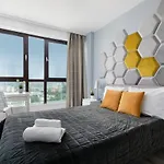 Easy Rent- Sky Free Parking, Hala Globus, 24h Check-in, Zana Apartmán