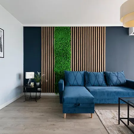 Easy Rent- Sky Free Parking, Hala Globus, 24h Check-in, Zana * Люблин