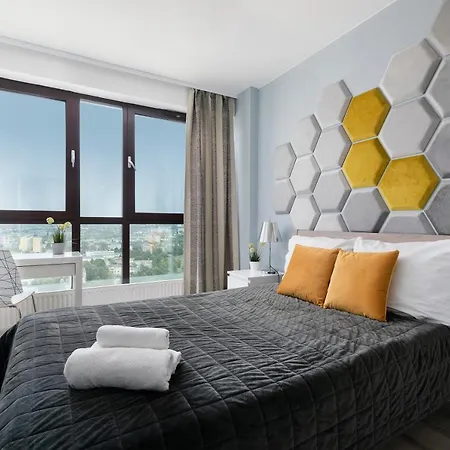 Easy Rent- Sky Free Parking, Hala Globus, 24h Check-in, Zana Apartamento