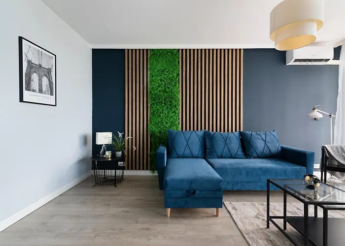 Easy Rent- Sky Free Parking, Hala Globus, 24h Check-in, Zana * Люблин