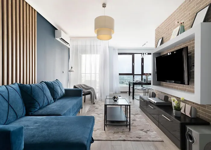 Easy Rent- Sky Free Parking, Hala Globus, 24h Check-in, Zana *