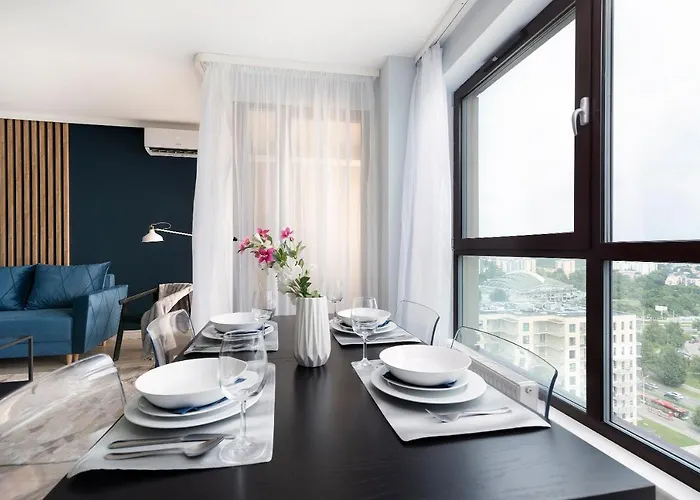 Easy Rent- Sky Free Parking, Hala Globus, 24h Check-in, Zana Διαμέρισμα