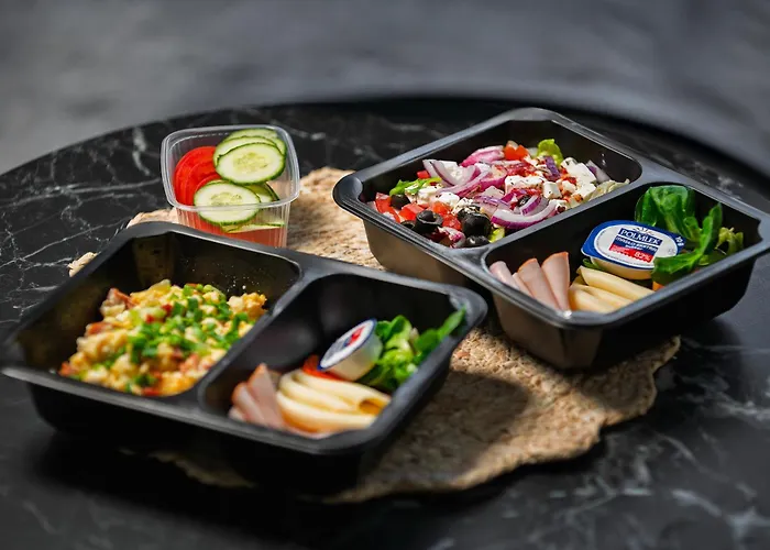 Easy Rent- Sky Free Parking, Hala Globus, 24h Check-in, Zana