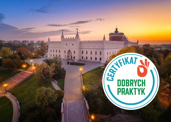 Easy Rent- Sky Free Parking, Hala Globus, 24h Check-in, Zana Люблин